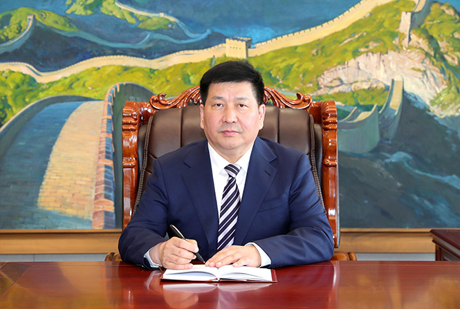 董事长简介照片.jpg